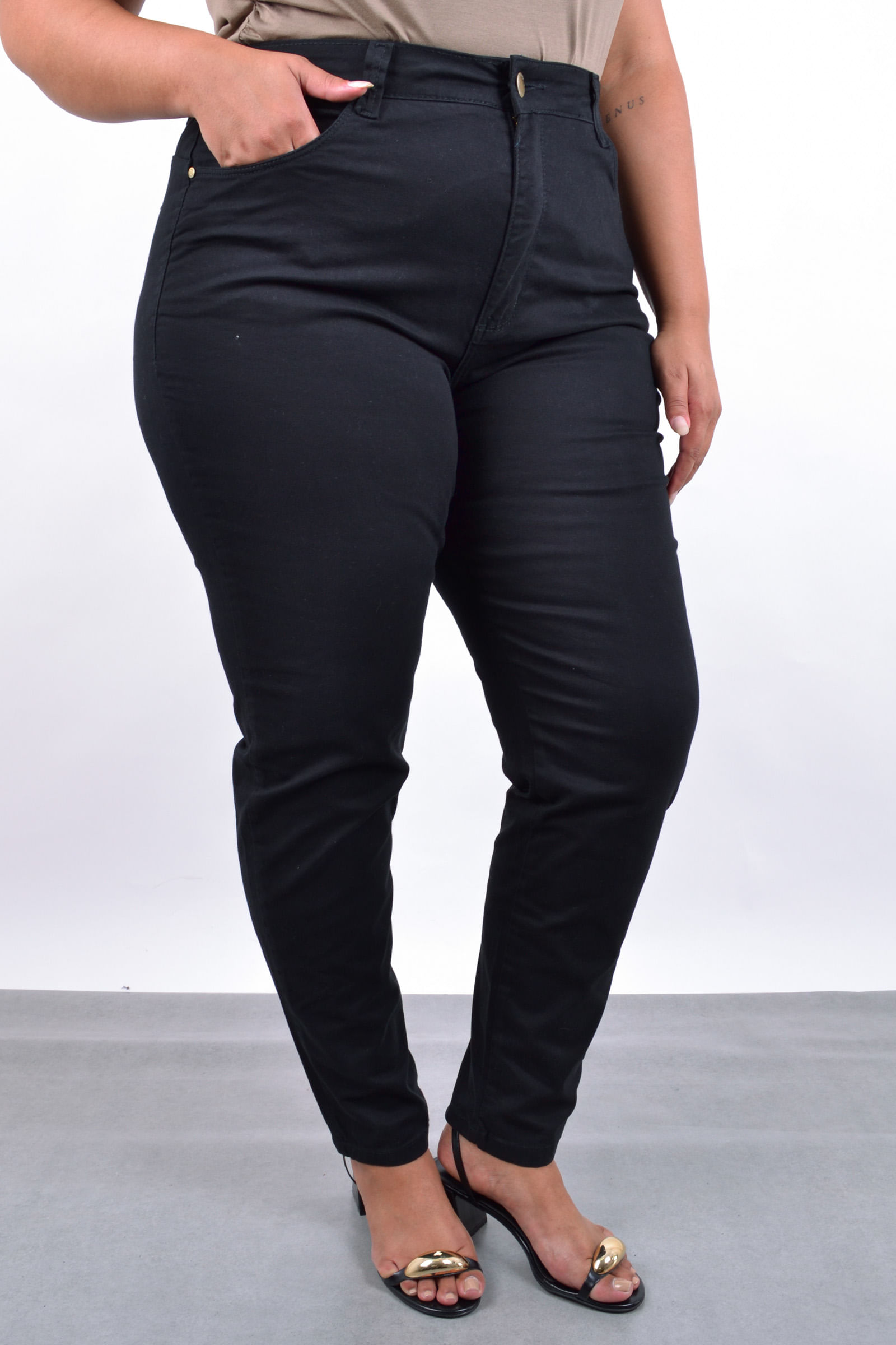 Calca skinny em sarja plus size_0026_3.jpg